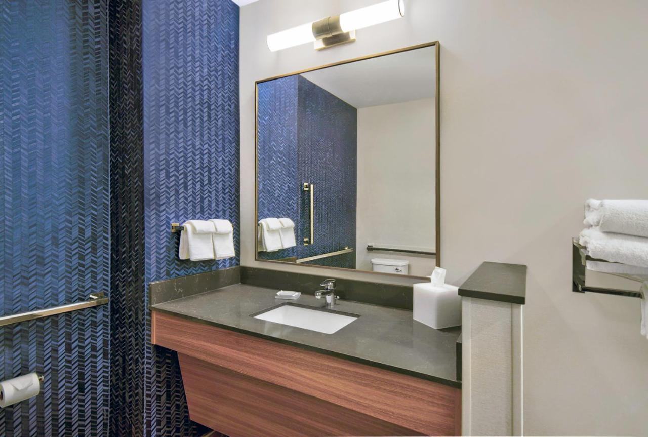 Fairfield By Marriott & Cincinnati North Hotel 3*