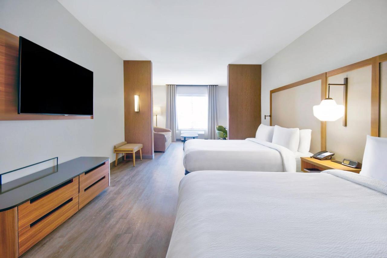 Fairfield By Marriott & Cincinnati North Hotel 3*