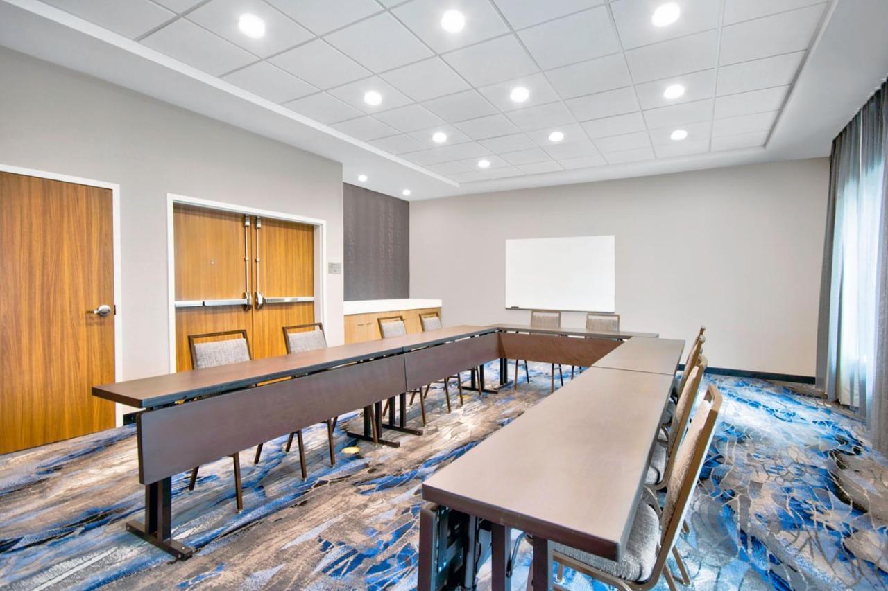 Fairfield By Marriott & Cincinnati North Hotel 3*